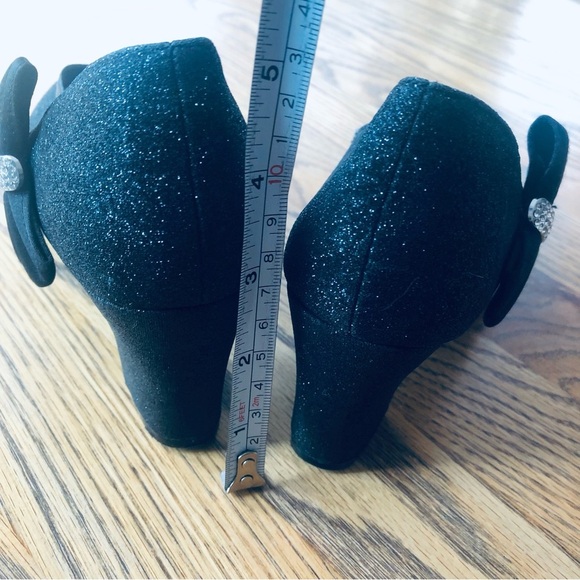 Badgley Mischka Size 4 Girls Janelle Pump Black Glitter Block Heels Rhinestones - Picture 9 of 11